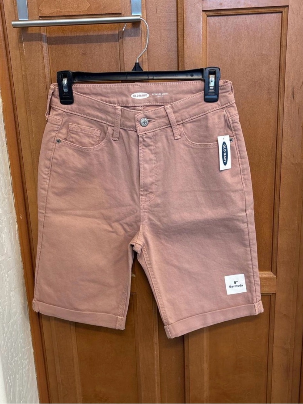 Old Navy Women's 9" Bermuda Shorts in Dusty Rose
